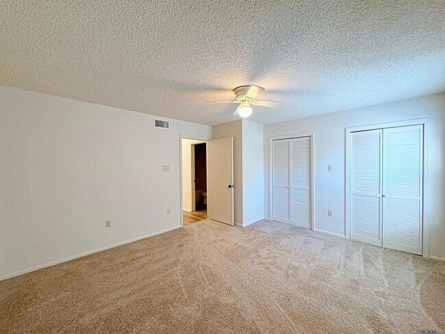 Building Photo - 5222 Butter Creek Ln