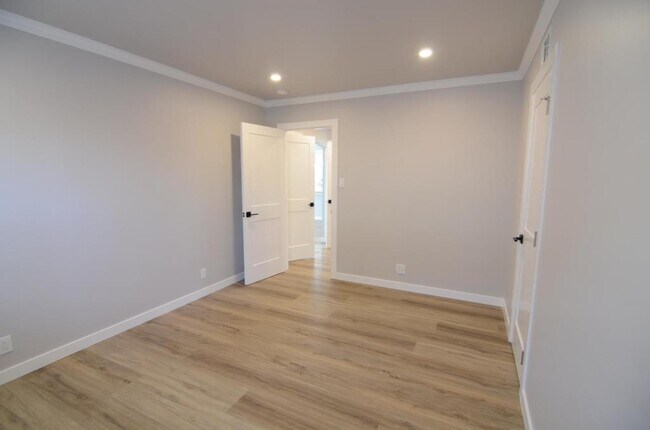 Building Photo - 126 22nd Ave