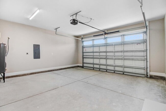 Building Photo - 106 Kingston Cir