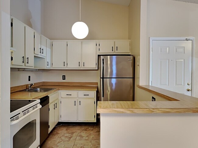 Building Photo - 2758 Oak Park Way