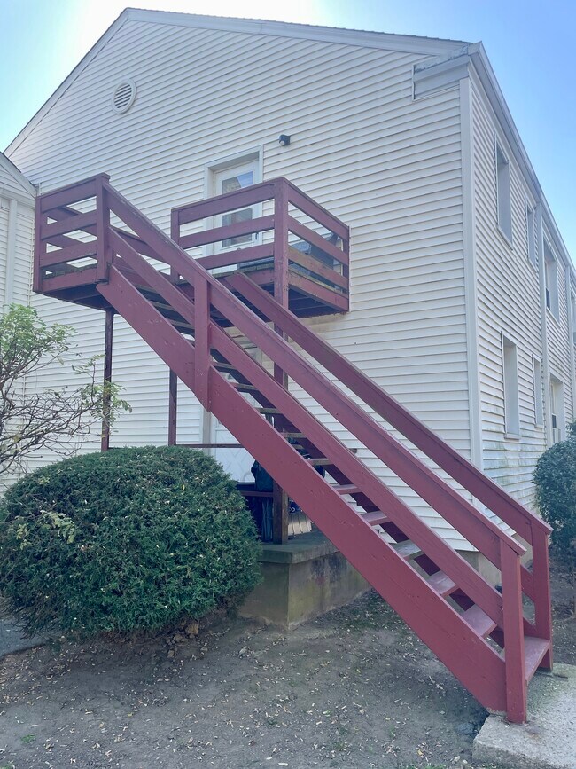 Building Photo - 72 Standish Rd