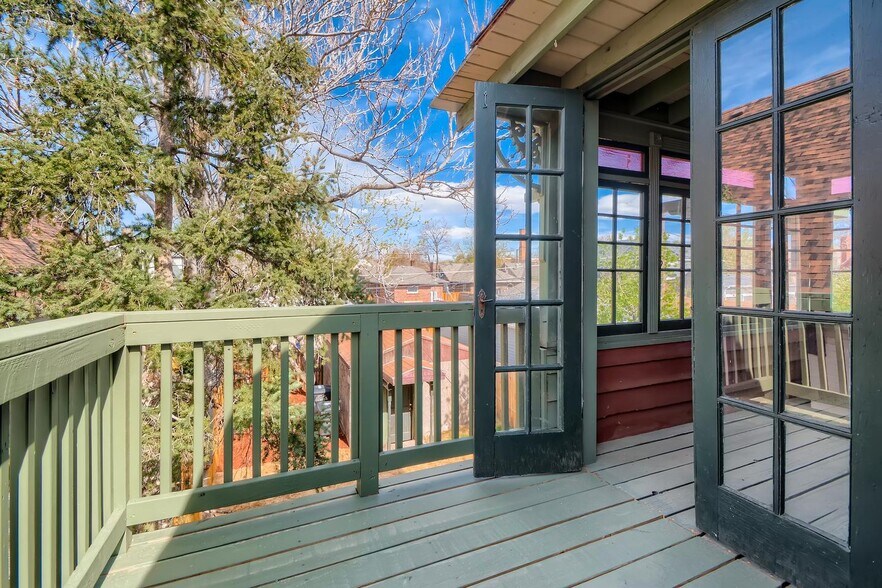 Building Photo - Charming Five Points home only blocks from downtown