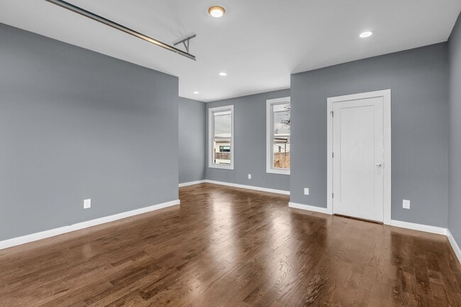 Building Photo - 418 37th Ave N