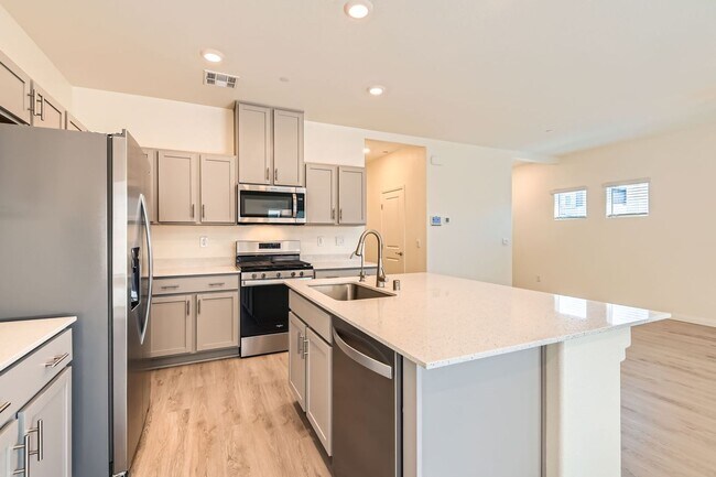 Building Photo - Spacious & Smart: Southern Highlands 4-Bed...