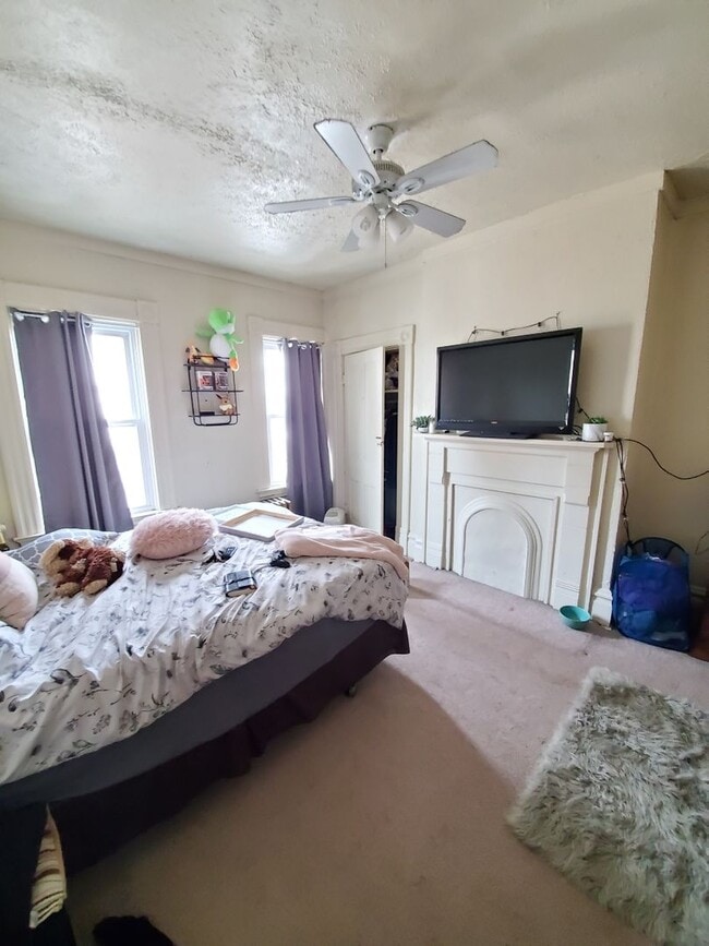 Building Photo - Available July 2026 - 4 Bedroom Home w/ Off-street Parking and Spacious Deck!