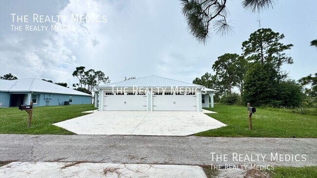 Building Photo - 4167 Hammock Rd