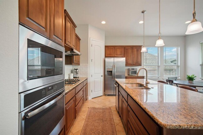 Building Photo - 134 Summer Square Dr