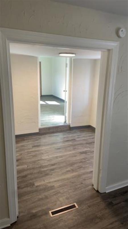 Building Photo - AFFORDABLE AND COMFORTABLE