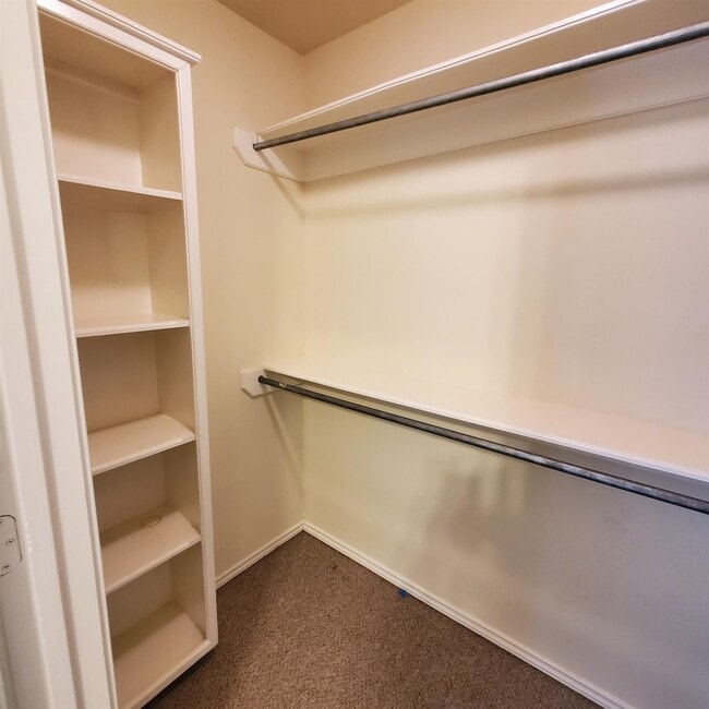 Building Photo - 1007 Emerald Valley Dr