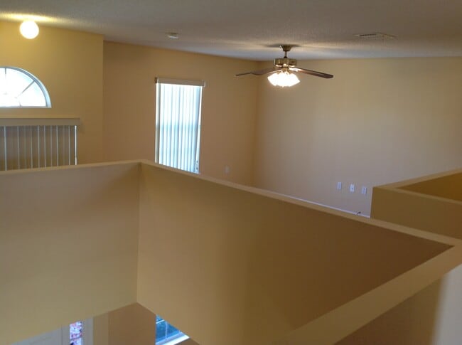 Building Photo - Spacious 4 Bed home in Wetherbee Lakes Estates !!