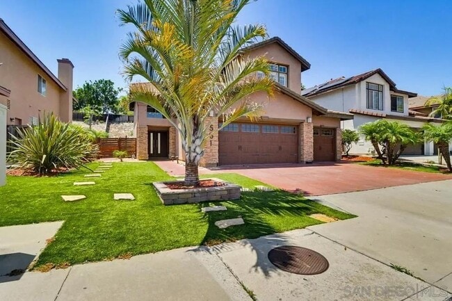Building Photo - 561 Bayona Loop