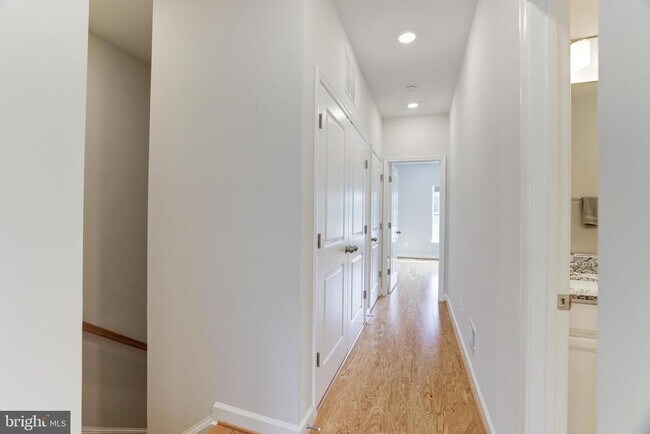 Building Photo - 4418 Fair Lakes Ct