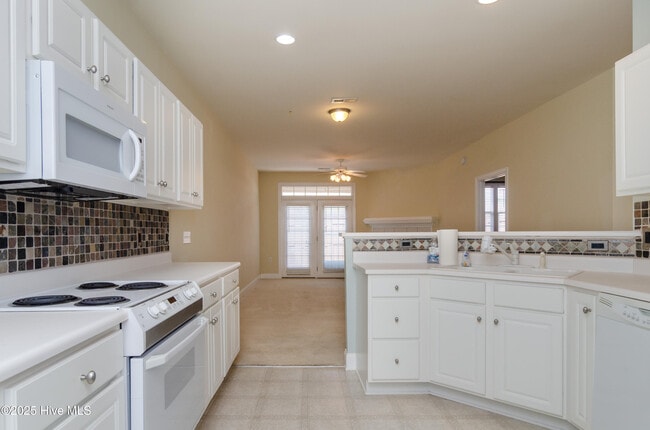 Building Photo - 204 Hilliard Ct