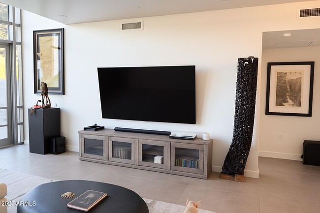 Building Photo - 15215 N Kierland Blvd