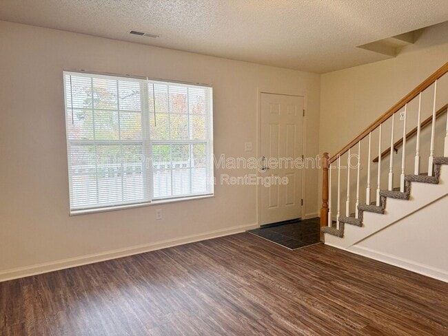 Building Photo - 5606 Boxwood Garden Way