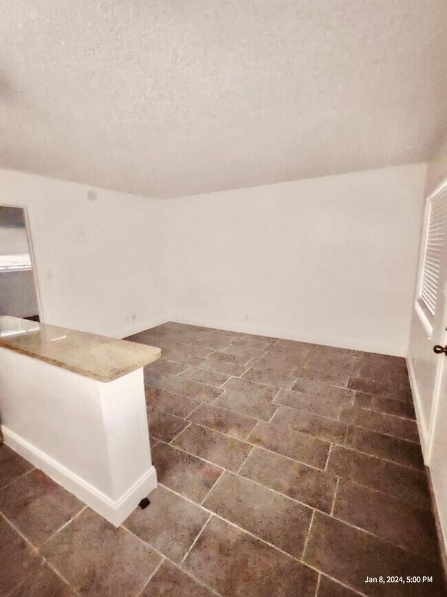 Building Photo - 5150 NE 6th Ave