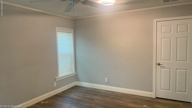 Building Photo - 104 Varsity Cir