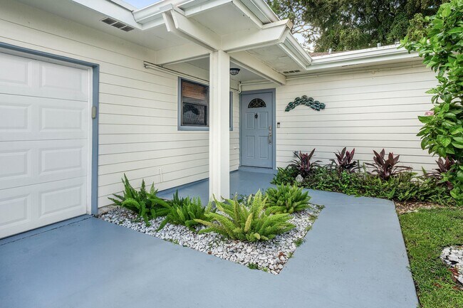 Building Photo - 6403 Eastpointe Pines St