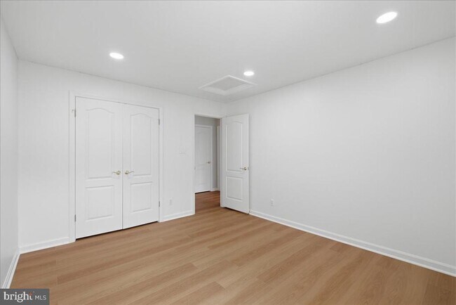 Building Photo - 10249 Winged Elm Cir