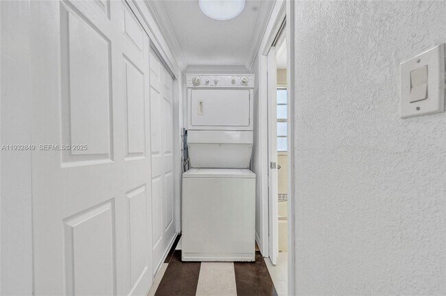 Building Photo - 203 Allen Ave