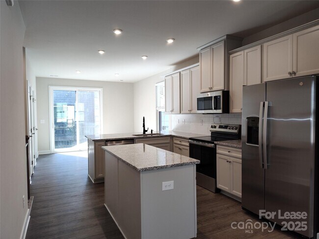 Building Photo - 6025 Fonsac Ln