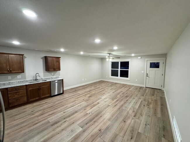 Building Photo - Brand New 3 Bed 2 Bath in East Manhattan, KS!