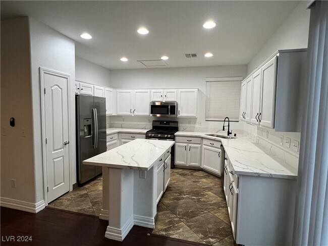 Building Photo - 9136 Wine Cellar Ave