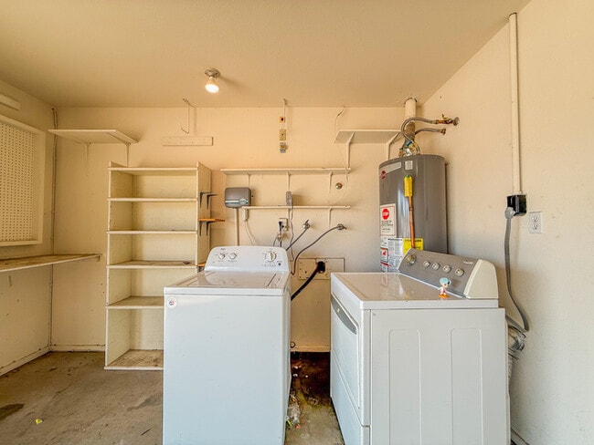 Building Photo - 2812 S Cottonwood Dr