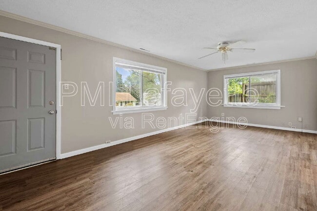 Building Photo - 2229 Roselawn Ave