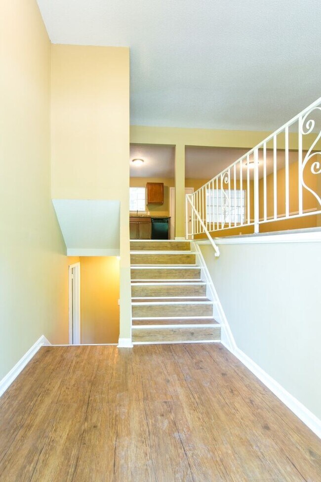 Building Photo - Massive Renovated 5BR/3BA Home with Baseme...