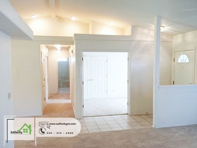 Building Photo - 3323 Forest Homes Dr