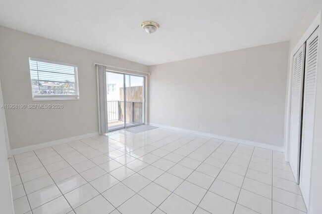 Building Photo - 2200 S Ocean Dr