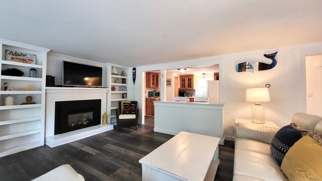 Building Photo - 47 Bourne Ave
