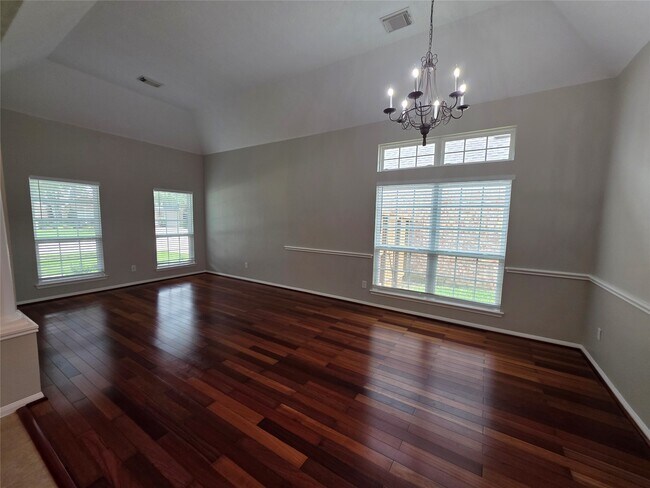 Building Photo - 5218 Cottonwood Creek Ln