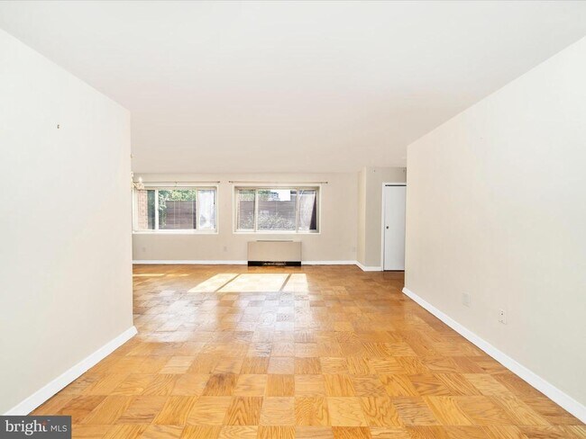 Building Photo - 3900 Tunlaw Rd NW