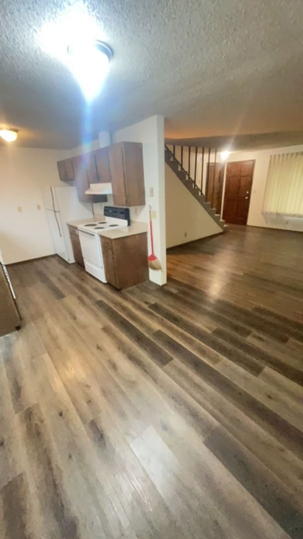 Building Photo - 1020-1040 E. 26th Ave.