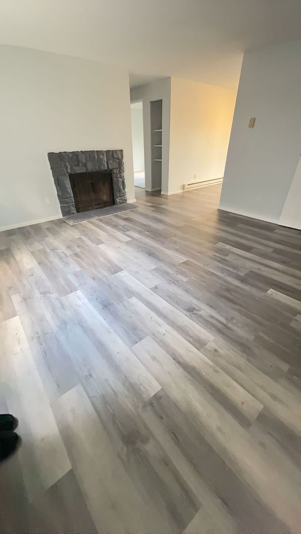 Building Photo - Ground-Level Unit in a Fourplex Near Tacoma Mall