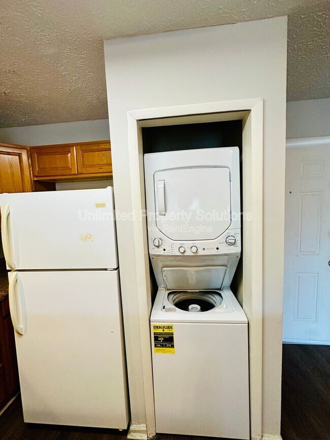 Building Photo - 203 Sunn Aire Ct