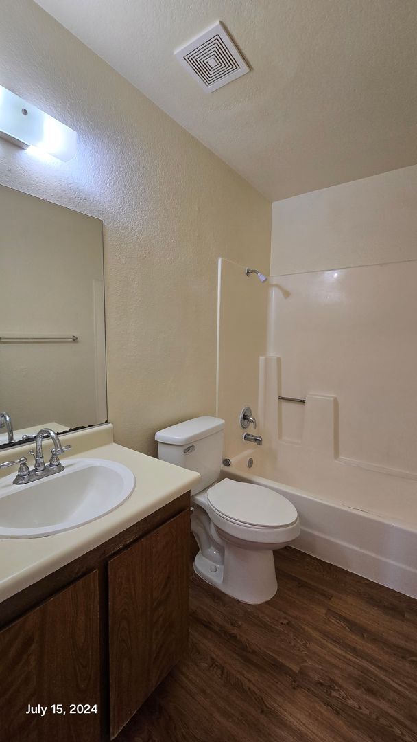 Building Photo - 4220 Middlesex Ave