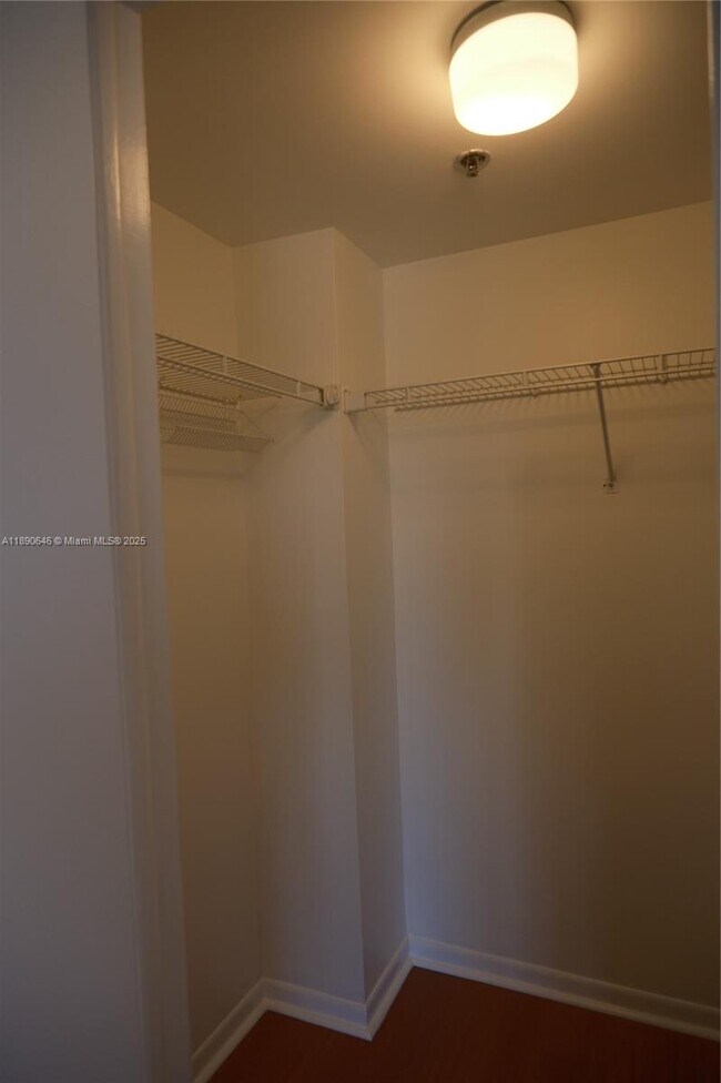 Building Photo - 2756 Day Ave