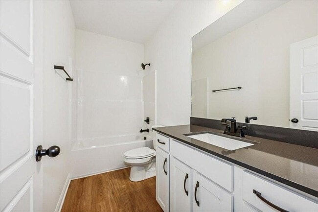 Building Photo - 105 Clearwater Dr