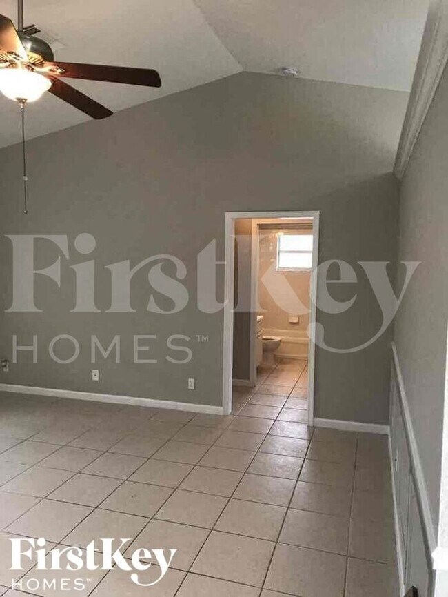 Building Photo - 1908 SW Beard St