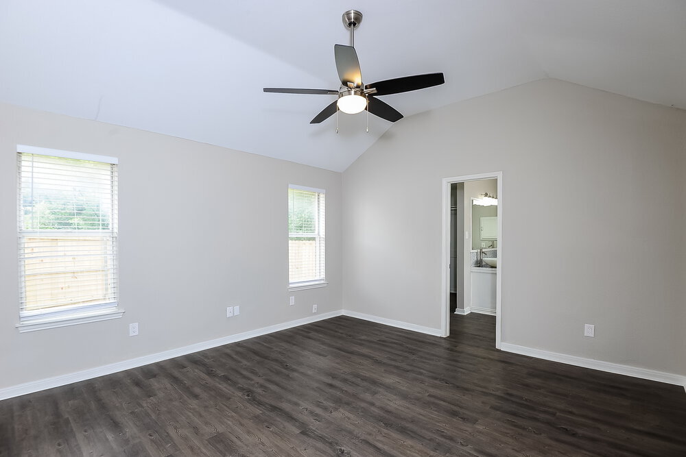 Building Photo - 611 Inglewood Ct