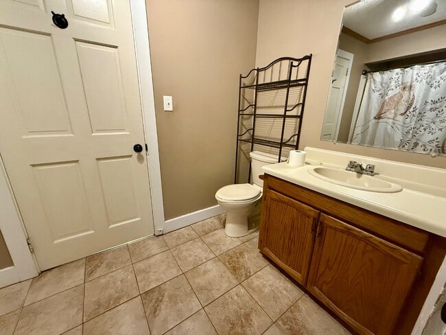 Building Photo - 602 W McKinney Ave