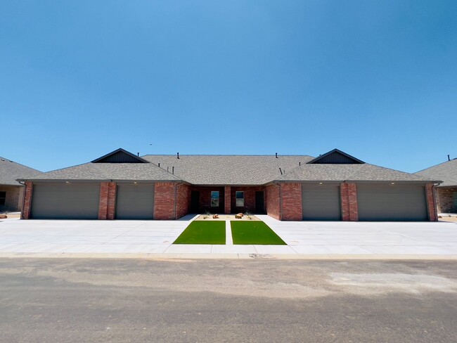 Building Photo - PRE-LEASING FOR A JULY MOVE-IN!! Great 2 Bedroom, 2 Bath Townhouse in Escondido - Frenship ISD