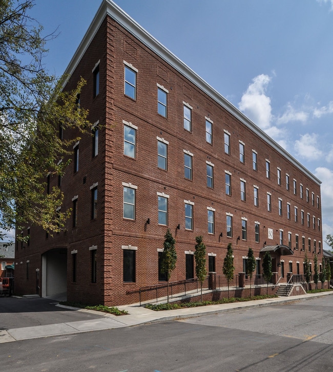 Building Photo - 210 30th Ave N