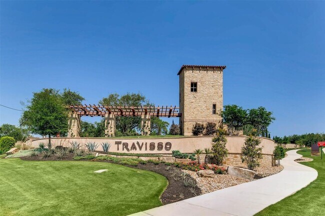 Building Photo - 1045 Villa Rialto View