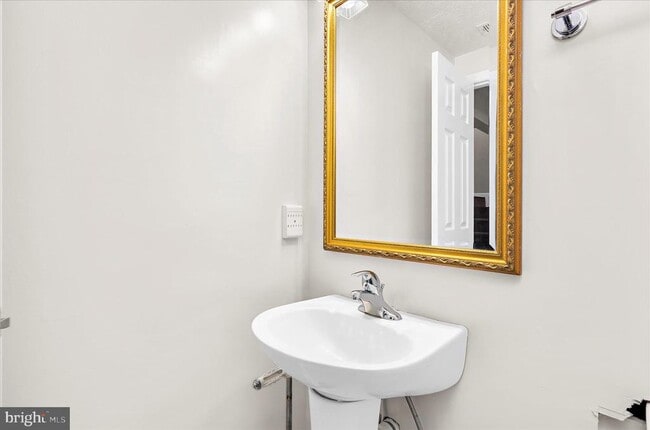 Building Photo - 2009 Heritage Dr