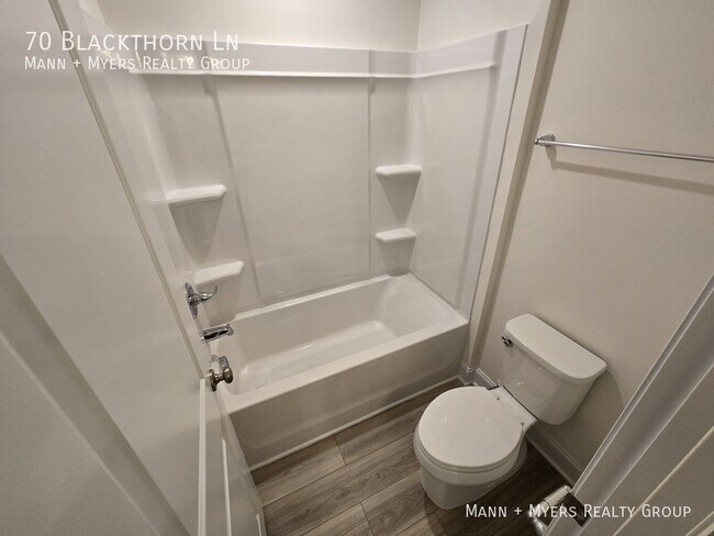 Building Photo - 70 Blackthorn Ln