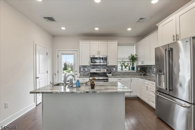 Building Photo - 309 Saratoga Ct